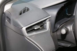 2023款丰田卡罗拉锐放