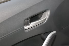 2023款丰田卡罗拉锐放