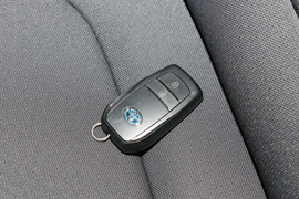 2023款丰田卡罗拉锐放