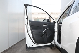 2023款丰田卡罗拉锐放