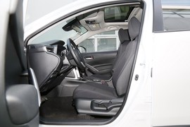 2023款丰田卡罗拉锐放