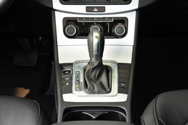 2013款大众迈腾1.8TSI
