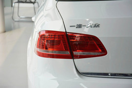 2013款大众迈腾1.8TSI