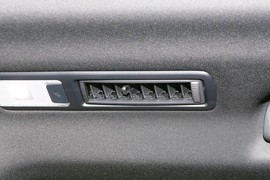 2023款丰田皇冠陆放