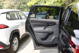 2023款丰田皇冠陆放