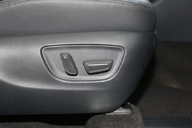 2023款丰田皇冠陆放