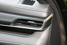 2023款丰田皇冠陆放