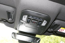 2023款丰田皇冠陆放