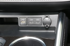 2023款丰田皇冠陆放