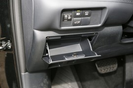 2023款丰田皇冠陆放