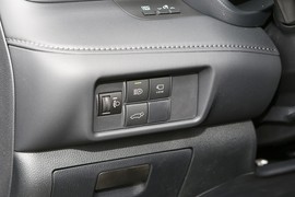 2023款丰田皇冠陆放