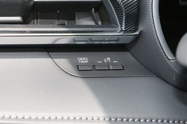 2023款丰田皇冠陆放