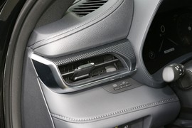 2023款丰田皇冠陆放