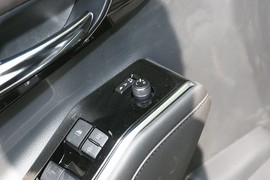 2023款丰田皇冠陆放