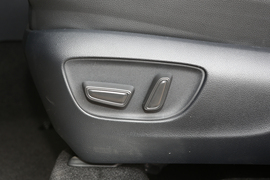 2023款丰田皇冠陆放