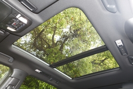 2023款丰田皇冠陆放