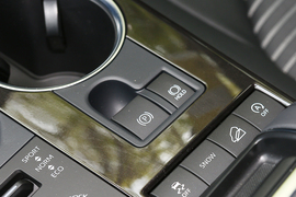 2023款丰田皇冠陆放