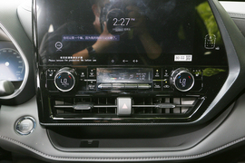 2023款丰田皇冠陆放