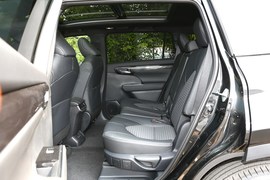 2023款丰田皇冠陆放