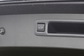 2023款丰田皇冠陆放