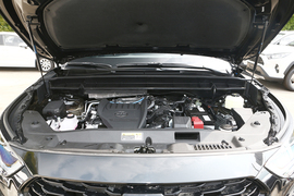 2023款丰田皇冠陆放