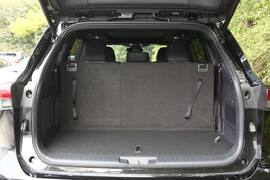 2023款丰田皇冠陆放