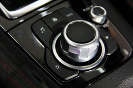 全新一代魂动设计—马自达3昂克赛拉实拍