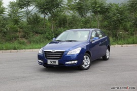 2009款东风风神S30试驾