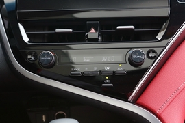 2023款丰田凯美瑞