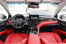 2023款丰田凯美瑞