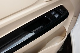 2022款长安跨越星V7EV