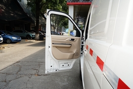 2022款长安跨越星V7EV