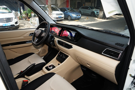 2022款长安跨越星V7EV