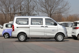 2023款五菱荣光S