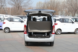 2023款五菱荣光S