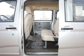 2023款五菱荣光S