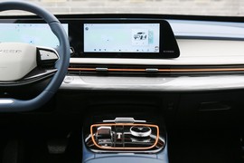 2023款星途追风PHEV