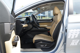 2024款吉利帝豪L