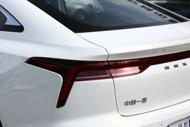 2023款奔腾B70