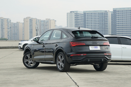 2023款奥迪Q5L
