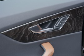 2023款奥迪Q8