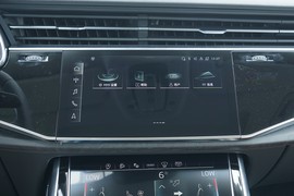 2023款奥迪Q8