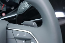 2023款奥迪Q8
