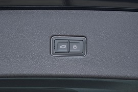 2023款奥迪Q8