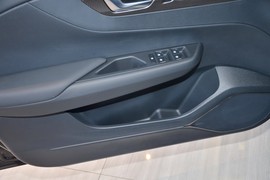 2023款红旗E-QM5