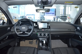 2023款现代伊兰特