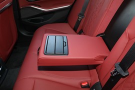 2024款宝马325i