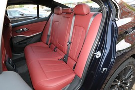 2024款宝马325i