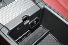 2024款宝马325i