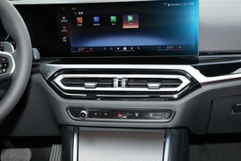 2024款宝马325i